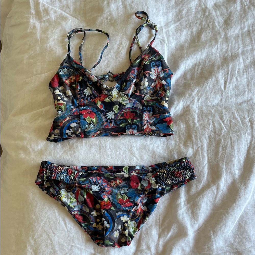 Alice + Olivia Multicolor Floral Print